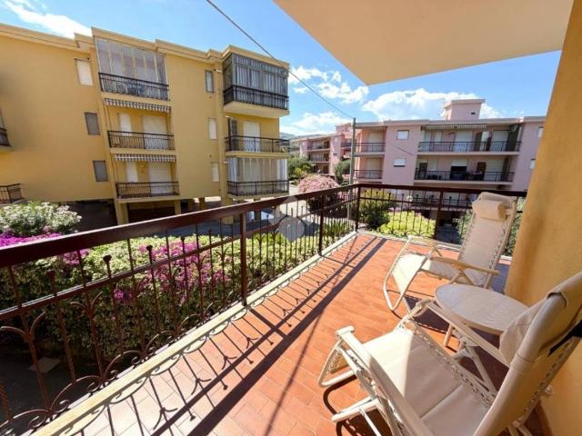 Appartamento in vendita a Costarainera, Liguria