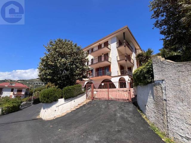 Appartamento in vendita a Costarainera, Liguria