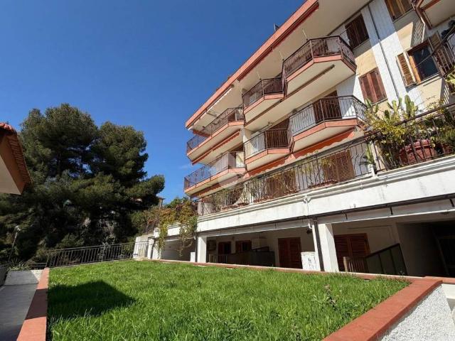 Appartamento in vendita a Costarainera, Liguria