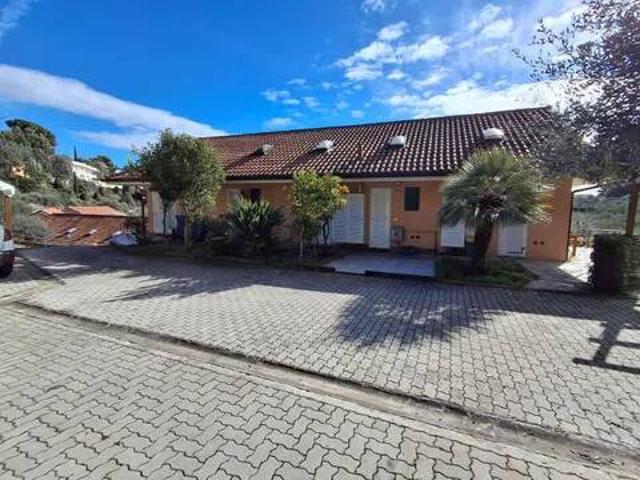 Appartamento in vendita a Costarainera, Liguria