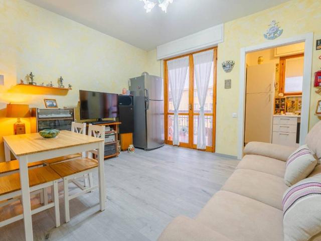 Appartamento in vendita a Costarainera, Liguria