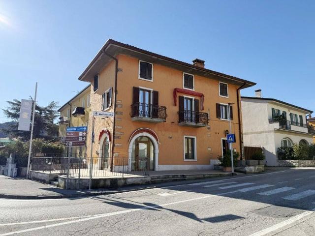 Appartamento in vendita a Gazzoli, Costermano