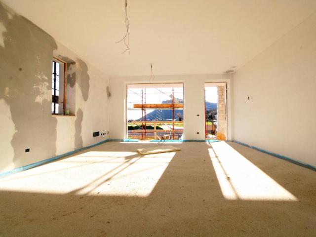 Appartamento in vendita a Gazzoli, Costermano