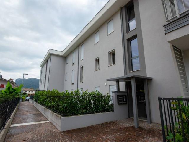 Appartamento in vendita a Gazzoli, Costermano