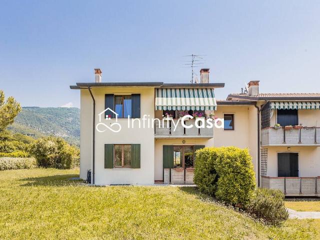 Appartamento in vendita a Costermano, Veneto