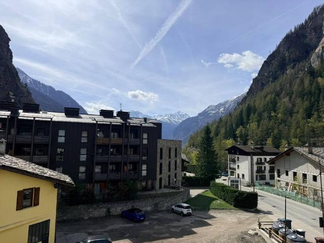 Appartamento in vendita a Entrelevie, Courmayeur
