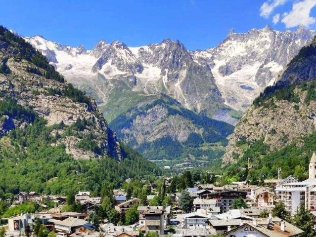 Appartamento in vendita a Courmayeur
