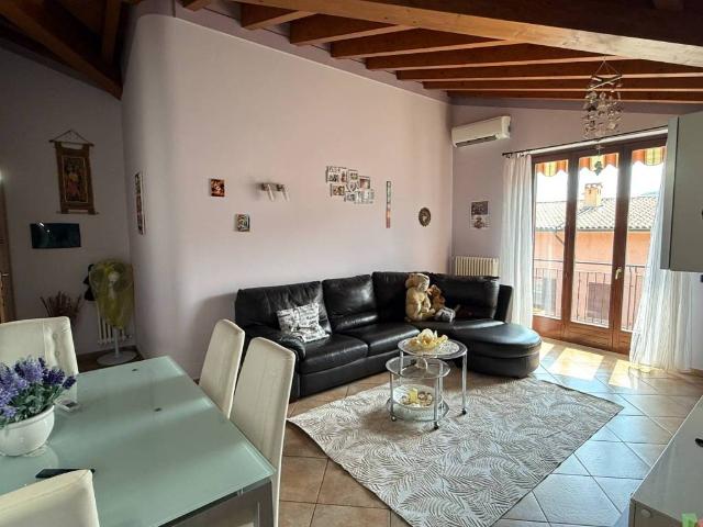 Appartamento in vendita a Credaro, Lombardia