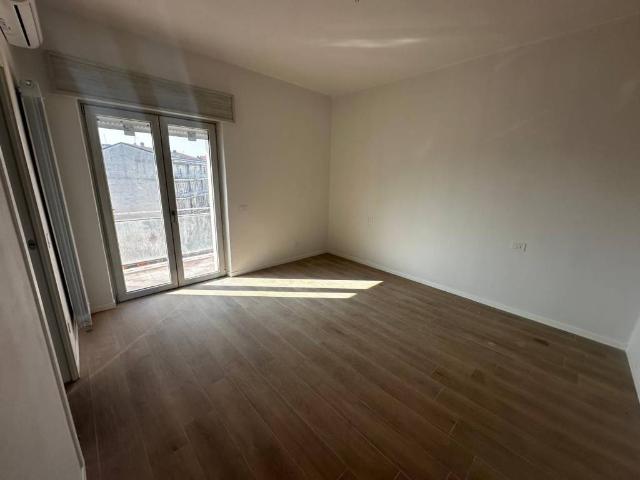 Appartamento in vendita a Zona Castello, Cremona