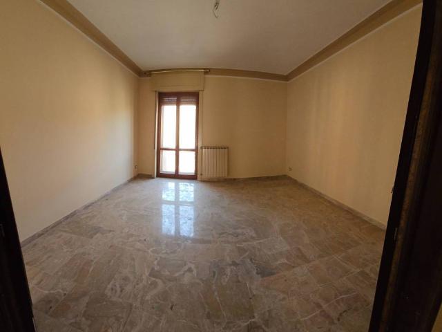 Appartamento in vendita a Zona Castello, Cremona