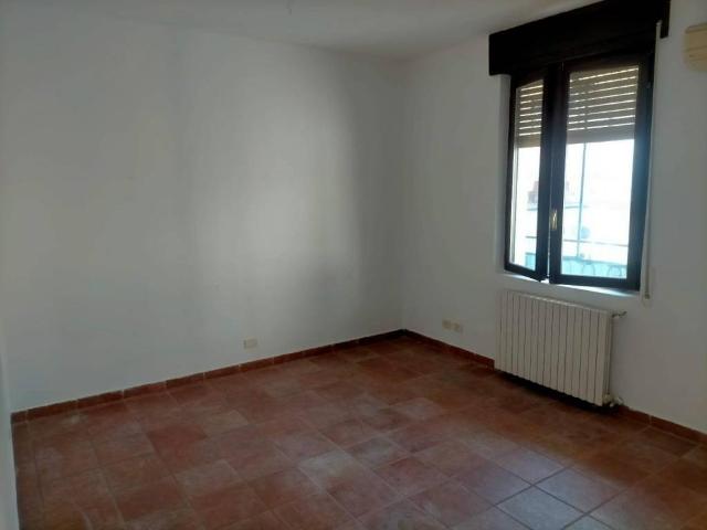 Appartamento in vendita a Zona Castello, Cremona
