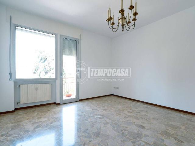 Appartamento in vendita a Zona Castello, Cremona