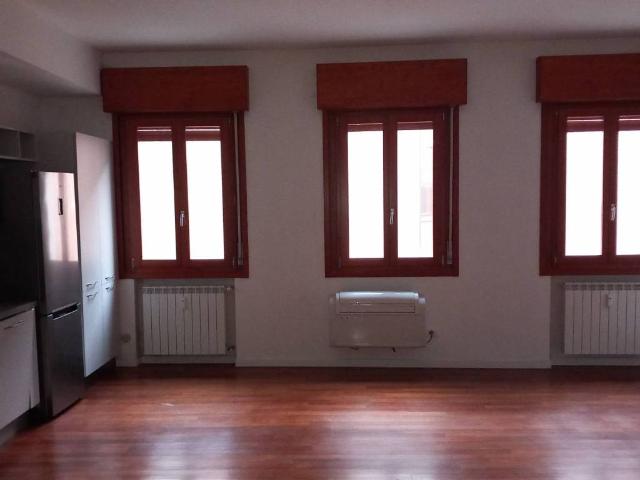Appartamento in vendita a Centro Storico, Cremona