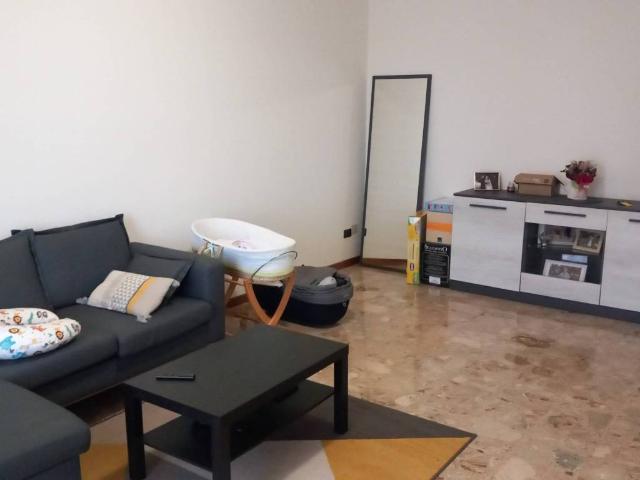 Appartamento in vendita a Zona Castello, Cremona