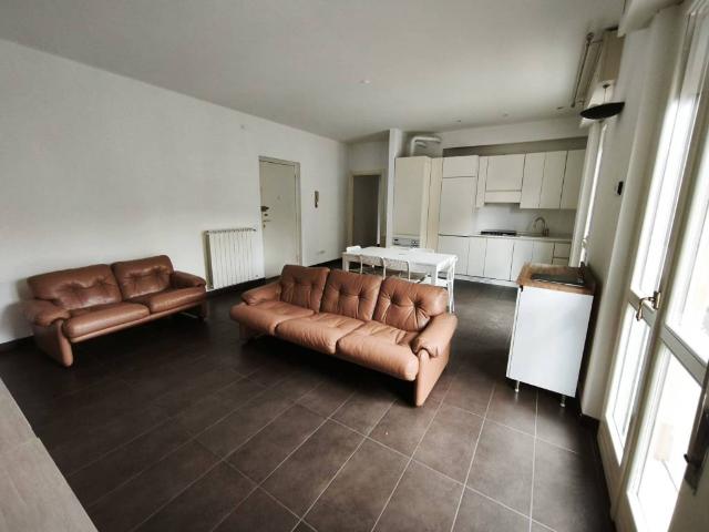 Appartamento in vendita a Zona Po, Cremona