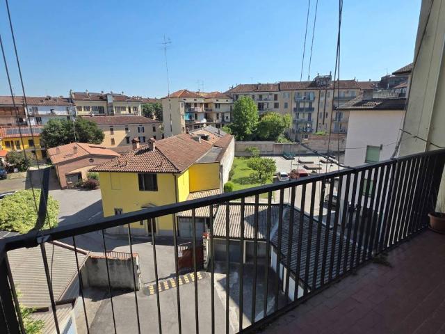 Appartamento in vendita a Zona Castello, Cremona