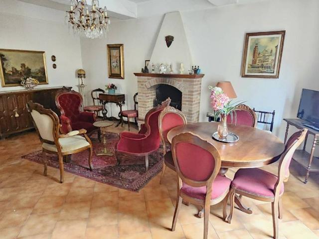 Appartamento in vendita a Zona Castello, Cremona