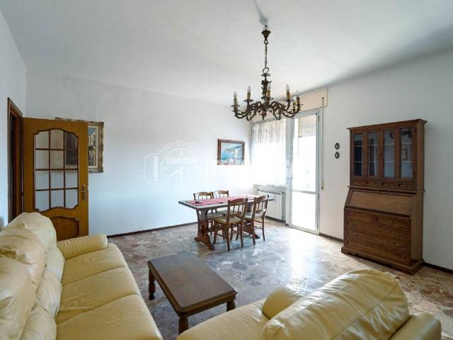 Appartamento in vendita a Zona Castello, Cremona