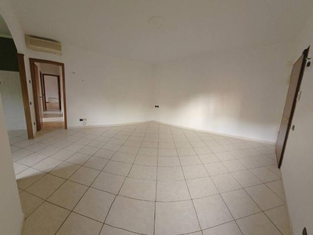 Appartamento in vendita a Cremona, Lombardia