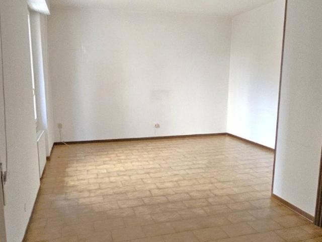 Appartamento in vendita a Zona Castello, Cremona