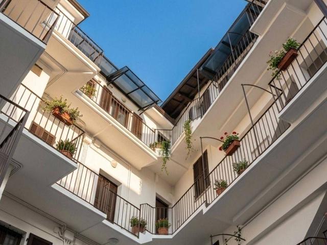 Appartamento in vendita a Zona Castello, Cremona