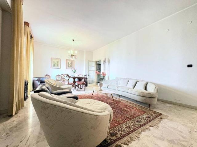 Appartamento in vendita a Zona Castello, Cremona