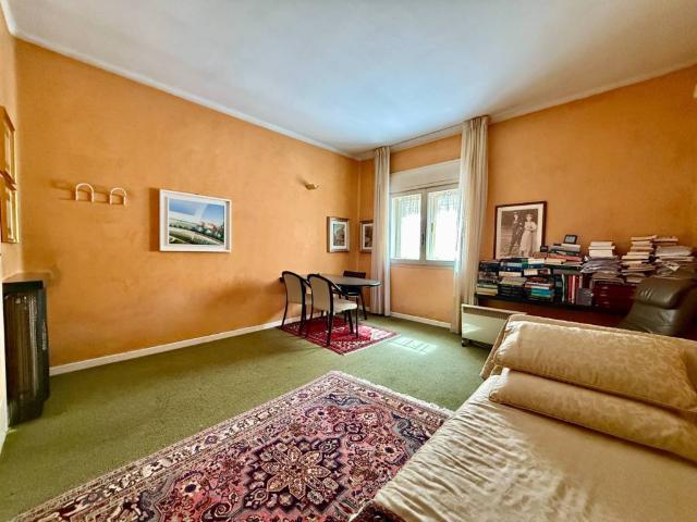 Appartamento in vendita a Zona Castello, Cremona