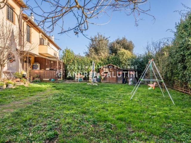 Villa Schiera in vendita a Crespina Lorenzana, Crespina