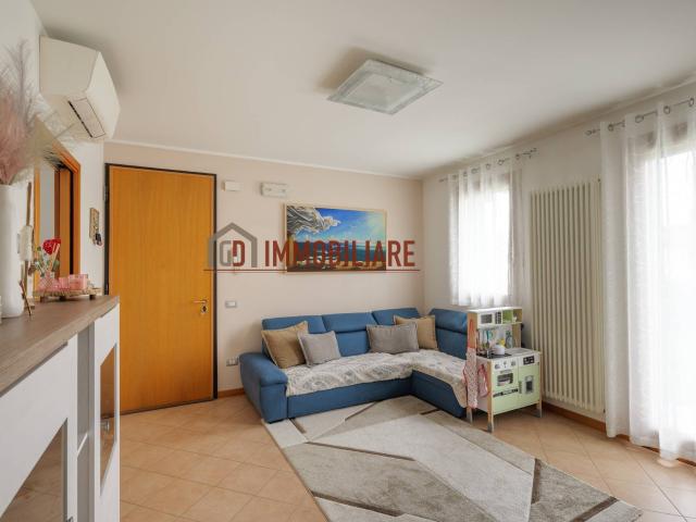 Appartamento in vendita a Crocetta Del Montello, Veneto