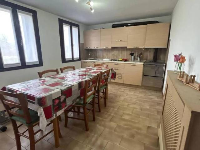 Appartamento in vendita a Crocetta Del Montello, Veneto