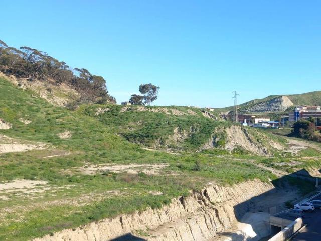 Appartamento in vendita a 48 alloggi, Calabria