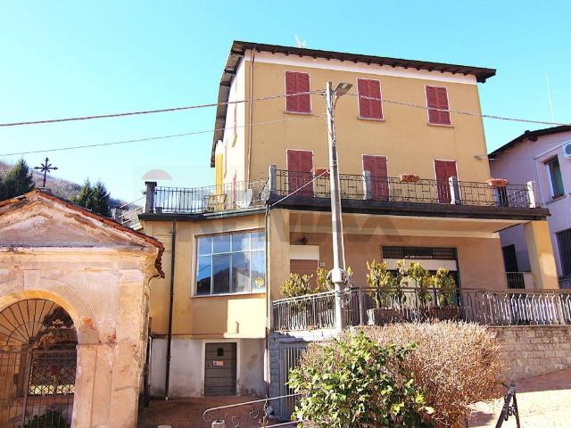 Appartamento in vendita a Borgnana, Cuasso al Monte