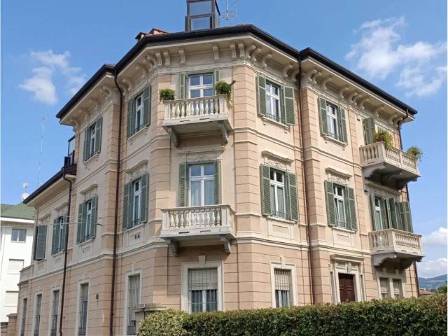 Appartamento in vendita a Cuneo Centro, Piemonte