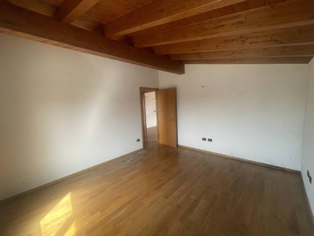 Appartamento in vendita a Curtatone, Lombardia