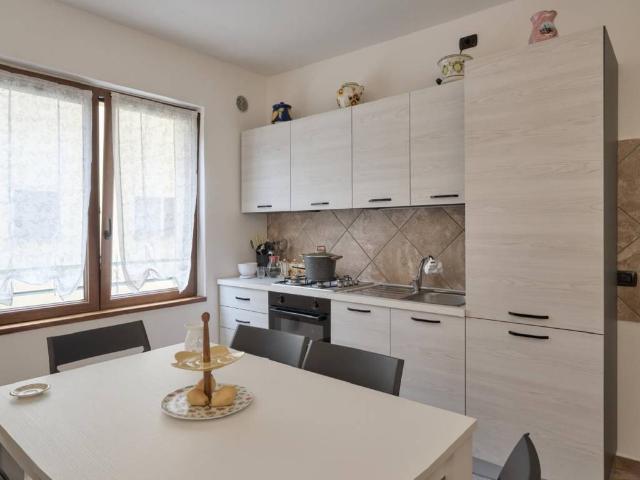 Appartamento in vendita a Ronco Brogini, Cuvio