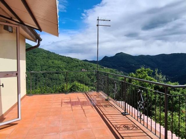 Appartamento in vendita a Davagna, Liguria