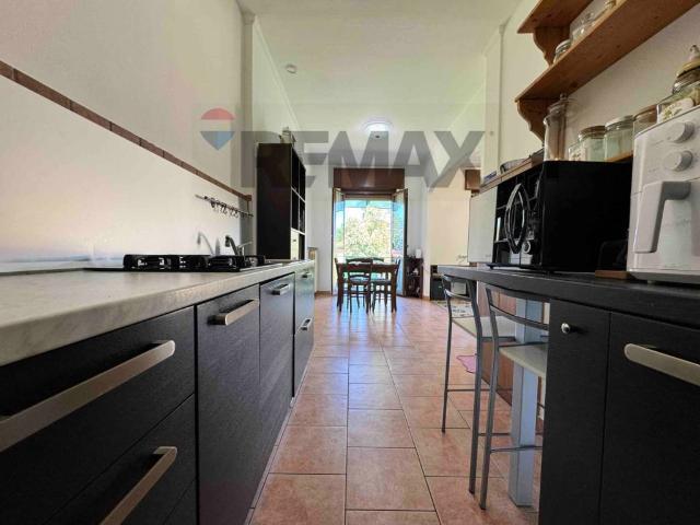 Appartamento in vendita a Daverio, Lombardia
