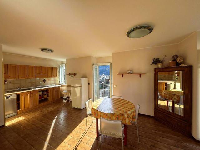 Appartamento in vendita a Dazio, Lombardia