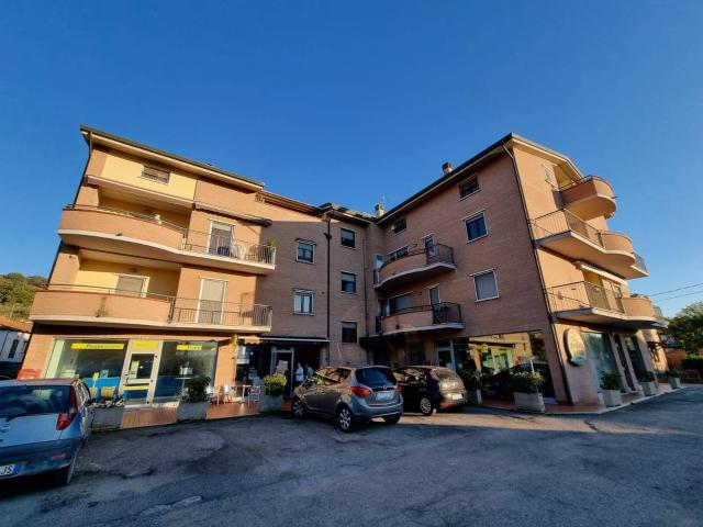 Appartamento in vendita a Deruta, Perugia
