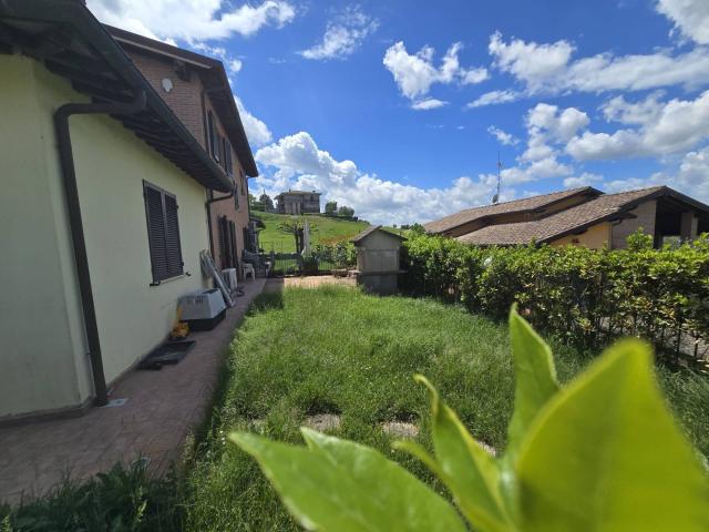 Appartamento in vendita a Deruta, Perugia
