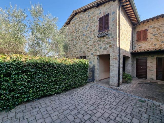 Appartamento in vendita a Deruta, Perugia