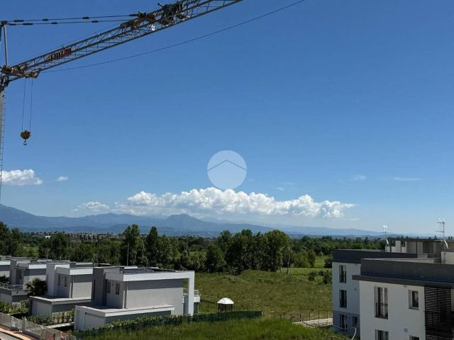 Appartamento in vendita a Desenzano Del Garda, Lombardia