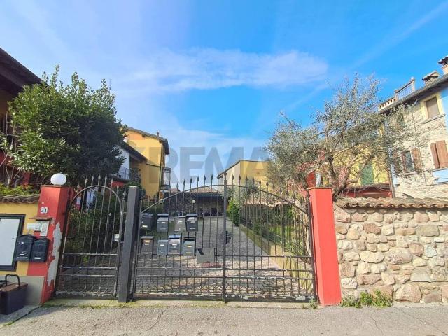 Appartamento in vendita a Desenzano Del Garda, Lombardia