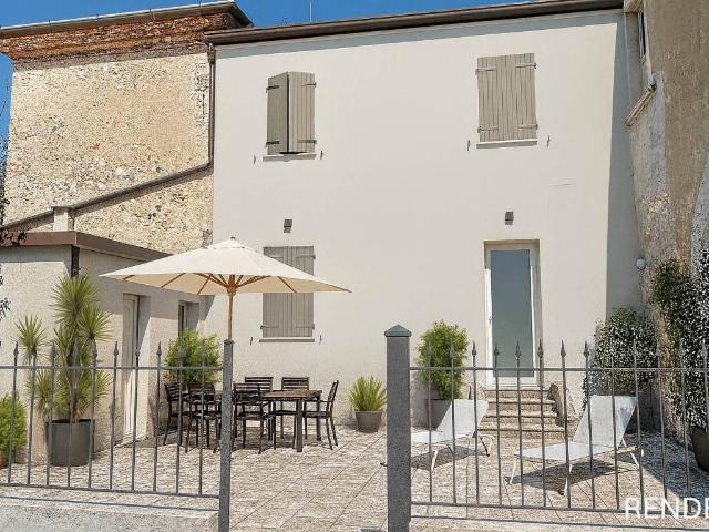 Villa Indipendente in vendita a Desenzano Del Garda, Lombardia