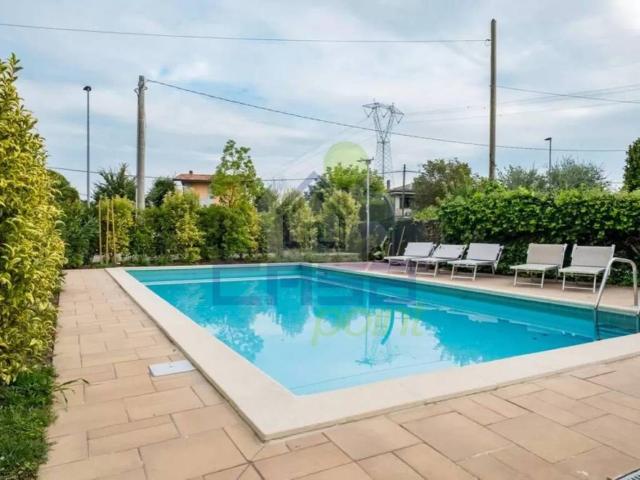 Appartamento in vendita a Desenzano Del Garda, Lombardia