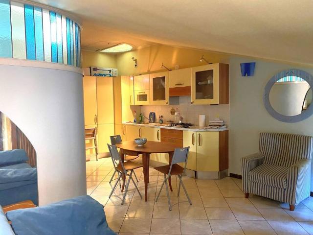 Appartamento in vendita a Desenzano Del Garda, Lombardia