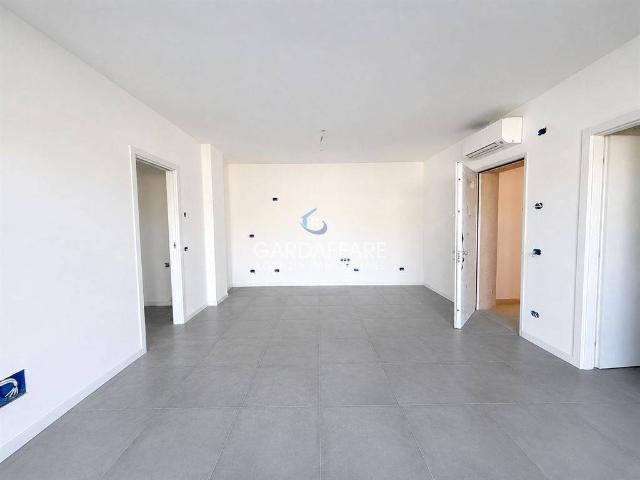 Appartamento in vendita a Desenzano Del Garda, Lombardia