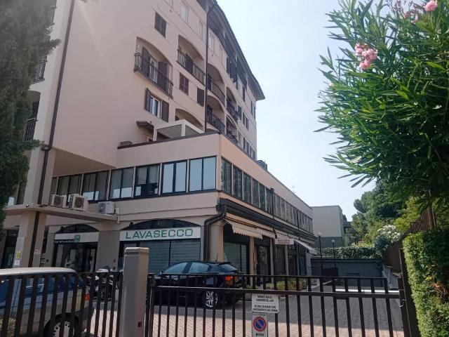 Appartamento in vendita a Desenzano Del Garda, Lombardia