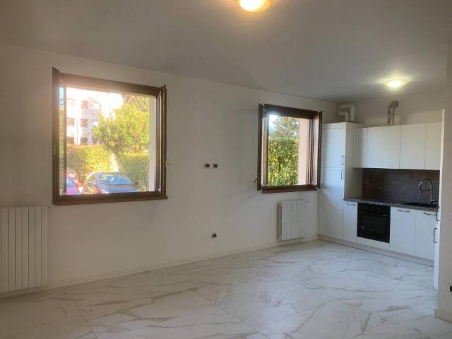 Appartamento in vendita a Rivoltella del Garda, Desenzano Del Garda