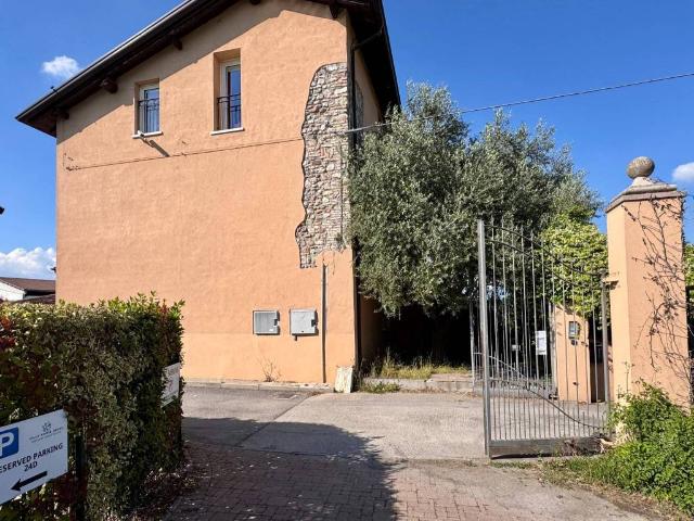 Appartamento in vendita a Desenzano Del Garda, Lombardia